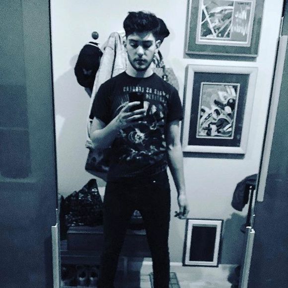 Meet your Posher, Alex - Picture 1 of 1